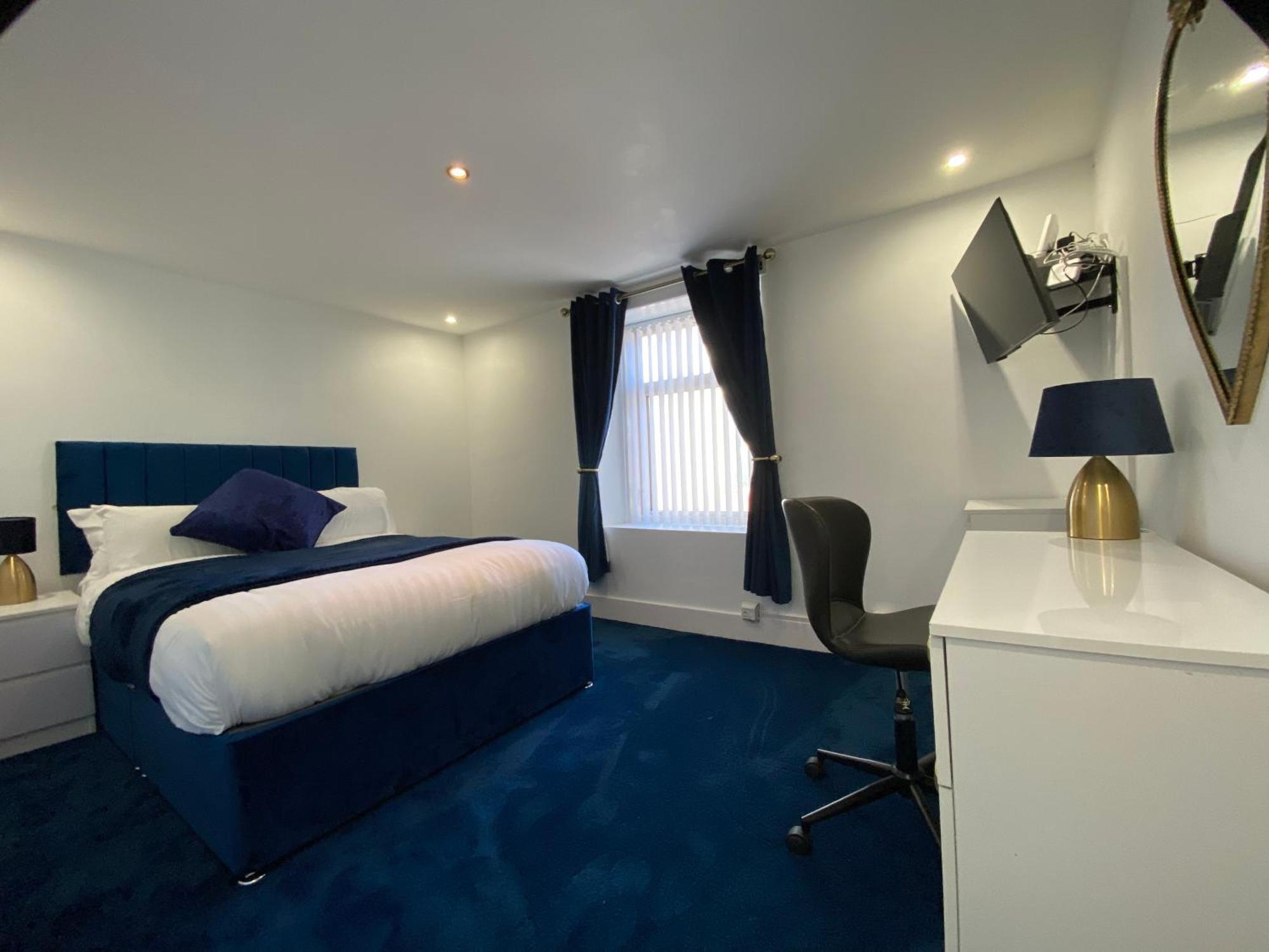 Aquarius Apartment - Sea View - Sleeps Seven แบล็คพูล ภายนอก รูปภาพ